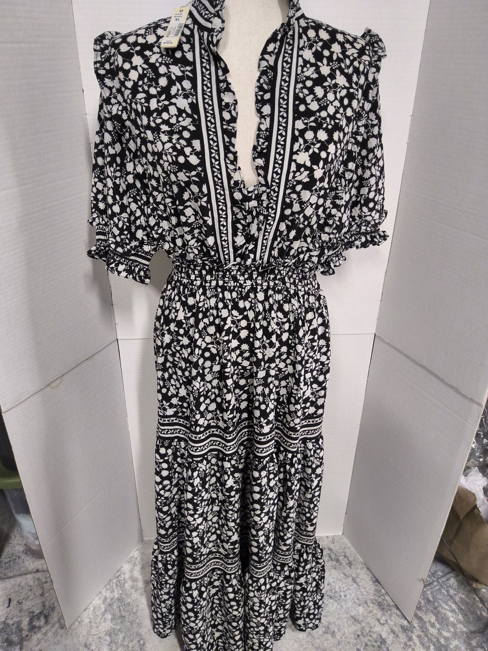 Womens Size XL Max STUDIO Black and White Floral Maxi Dress with Ruffle Trim